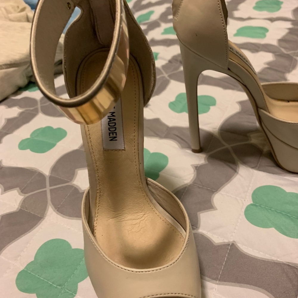 Shoes - Picture 3 of 5